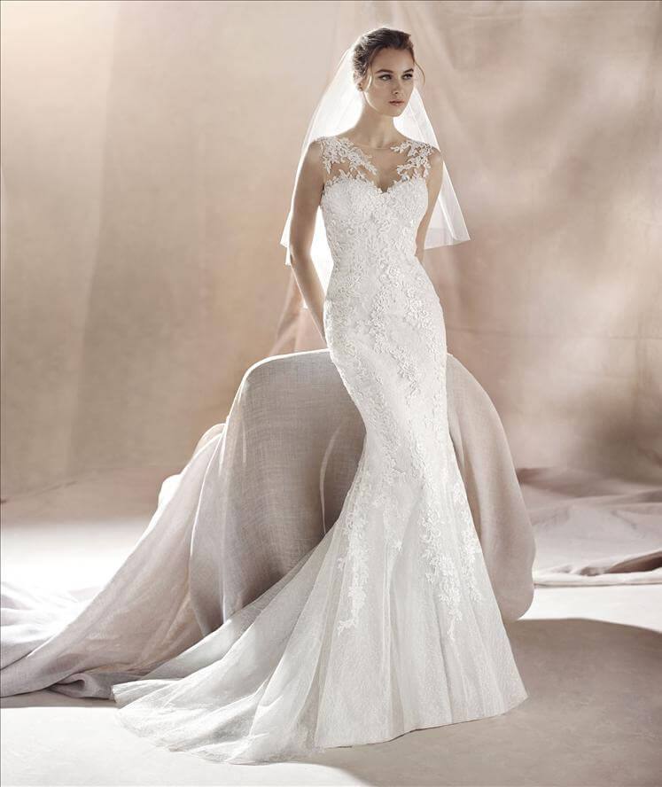 Rochie mireasa Saura