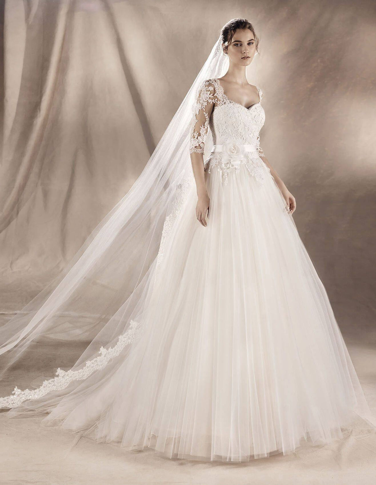 Rochie mireasa Yaroslava